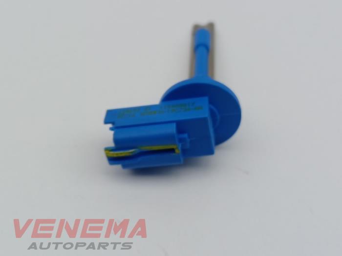 Gebruikte Sensor Temperatuur binnen Volvo V40 (MV) 2.0 D2 16V Prijs € 14,99 Margeregeling aangeboden door Venema Autoparts