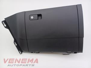 Gebruikte Dashboardkastje Volkswagen Golf Sportsvan (AUVS) 1.2 TSI 16V BlueMOTION Prijs € 39,99 Margeregeling aangeboden door Venema Autoparts