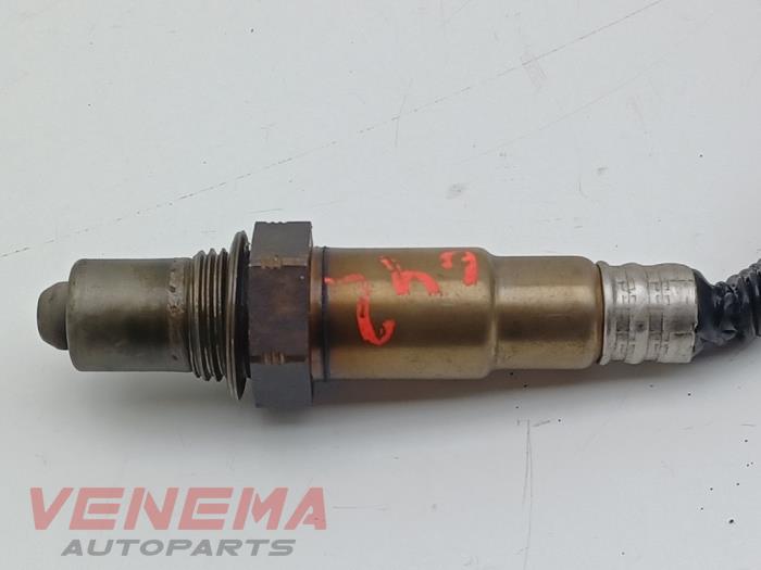 Lambda Sonde van een Peugeot 208 II (UB/UH/UP) 1.2 Vti 12V PureTech 100 2022