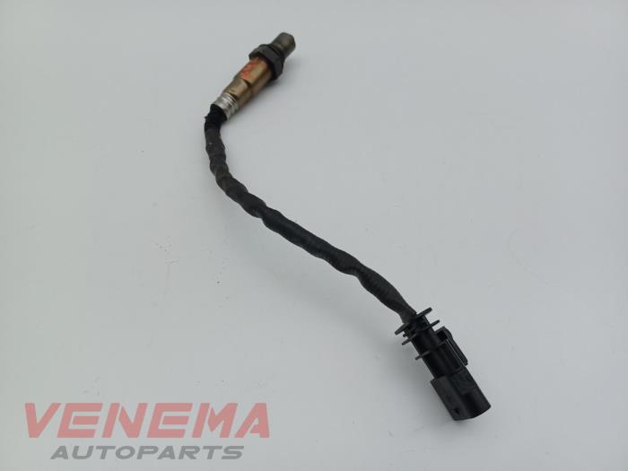 Lambda Sonde van een Peugeot 208 II (UB/UH/UP) 1.2 Vti 12V PureTech 100 2022