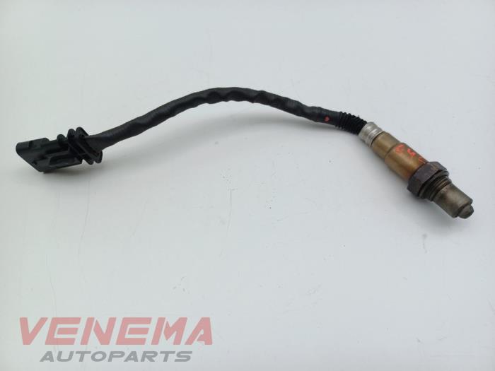 Lambda Sonde van een Peugeot 208 II (UB/UH/UP) 1.2 Vti 12V PureTech 100 2022