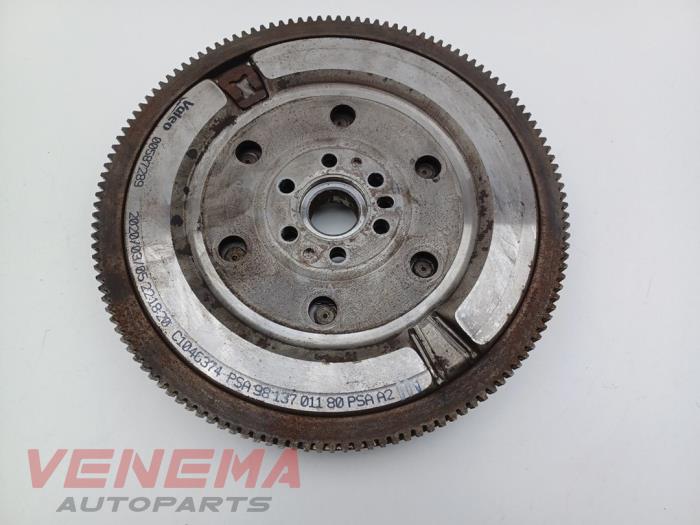 Gebruikte Vliegwiel dubbele massa Peugeot 208 II (UB/UH/UP) 1.2 Vti 12V PureTech 100 Prijs € 174,99 Margeregeling aangeboden door Venema Autoparts