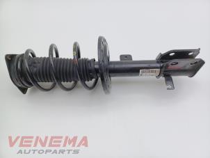 Gebruikte Mac Phersonpoot rechts-voor Peugeot 208 II (UB/UH/UP) 1.2 Vti 12V PureTech 100 Prijs € 79,99 Margeregeling aangeboden door Venema Autoparts