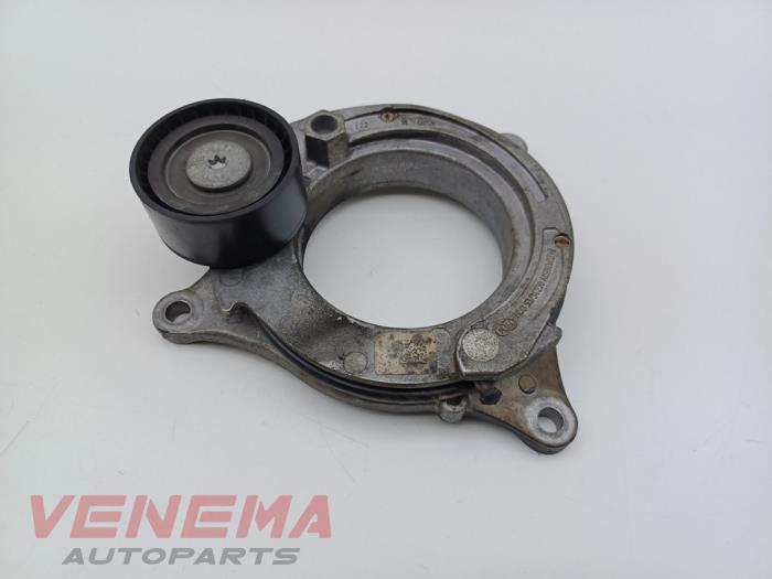Gebruikte Spanrol Multiriem BMW 1 serie (F20) 116d 1.5 12V TwinPower Prijs € 34,99 Margeregeling aangeboden door Venema Autoparts
