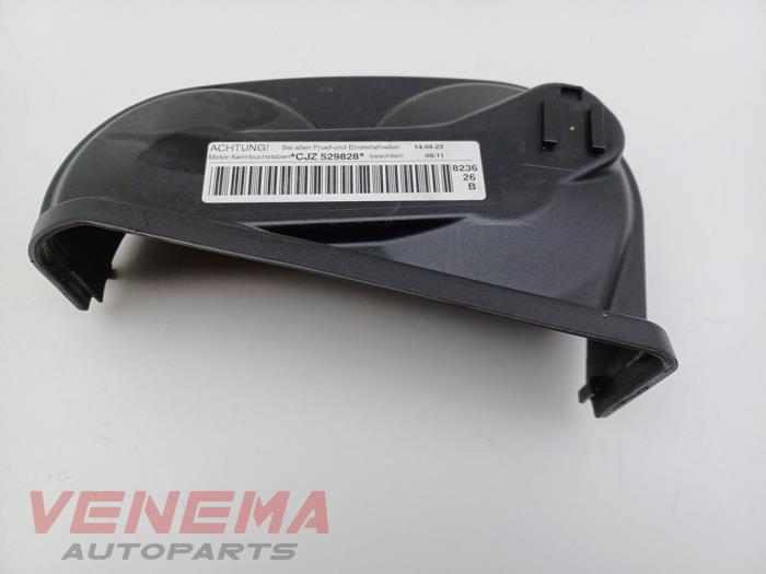 Gebruikte Distributiedeksel Skoda Fabia III (NJ3) 1.2 TSI 16V Prijs € 9,99 Margeregeling aangeboden door Venema Autoparts