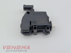 Gebruikte Tankklep Vergrendelingsmotor BMW 4 serie Gran Coupe (F36) 420i 2.0 TwinPower Turbo 16V Prijs € 24,99 Margeregeling aangeboden door Venema Autoparts