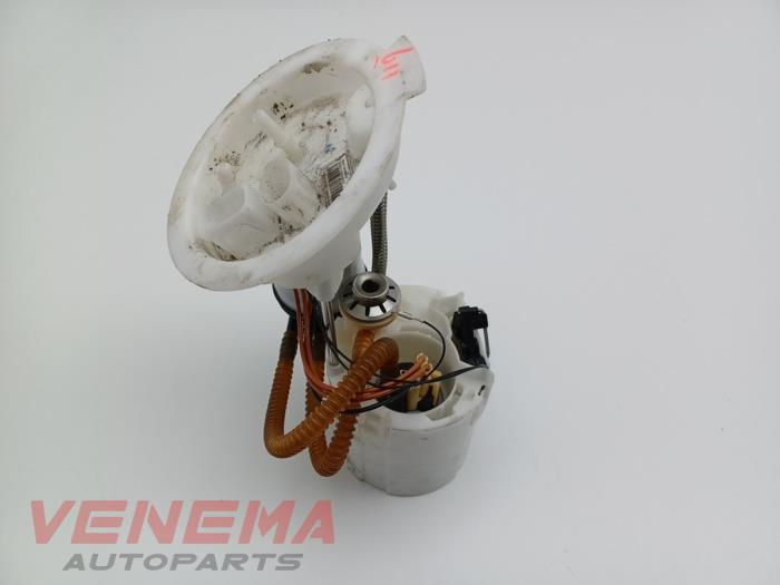 Gebruikte Tank element Pomp BMW 4 serie Gran Coupe (F36) 420i 2.0 TwinPower Turbo 16V Prijs € 39,99 Margeregeling aangeboden door Venema Autoparts