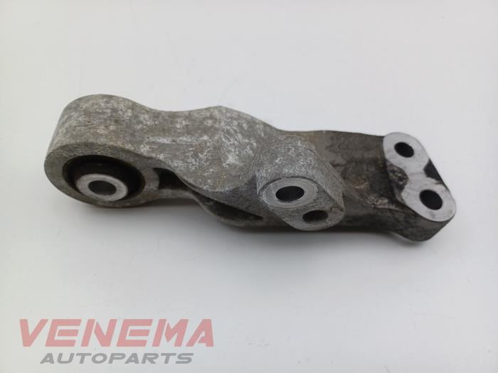 Motorsteun van een Volvo V40 (MV) 2.0 D2 16V 2016