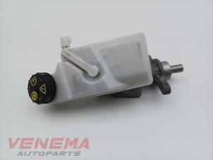 Gebruikte Hoofdremcilinder Volvo V40 (MV) 2.0 D2 16V Prijs € 39,99 Margeregeling aangeboden door Venema Autoparts