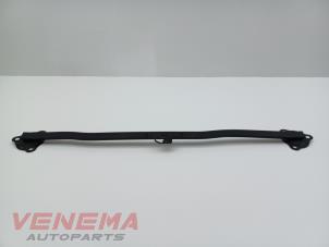 Gebruikte Motorbalk Volvo V40 (MV) 2.0 D2 16V Prijs € 49,99 Margeregeling aangeboden door Venema Autoparts