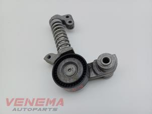 Gebruikte Spanrol Multiriem Volvo V40 (MV) 2.0 D2 16V Prijs € 49,99 Margeregeling aangeboden door Venema Autoparts