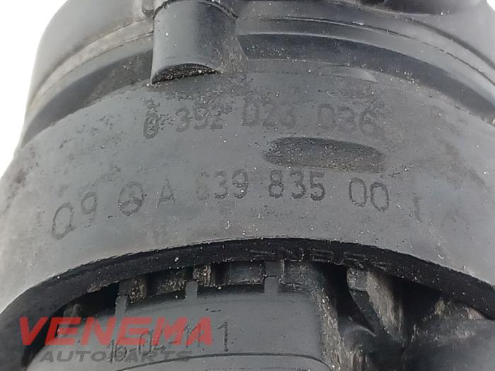 Waterpomp van een Mercedes-Benz GLE (W166) 350d 3.0 V6 24V BlueTEC 4-Matic 2017