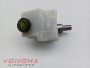 Gebruikte Hoofdremcilinder Mercedes GLE (W166) 350d 3.0 V6 24V BlueTEC 4-Matic Prijs € 79,99 Margeregeling aangeboden door Venema Autoparts