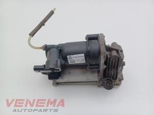 Gebruikte Luchtpomp (Vering) Mercedes GLE (W166) 350d 3.0 V6 24V BlueTEC 4-Matic Prijs € 499,99 Margeregeling aangeboden door Venema Autoparts