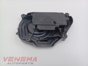 Gebruikte Distributiedeksel Peugeot 308 (L3/L8/LB/LH/LP) 1.2 12V e-THP PureTech 130 Prijs € 9,99 Margeregeling aangeboden door Venema Autoparts