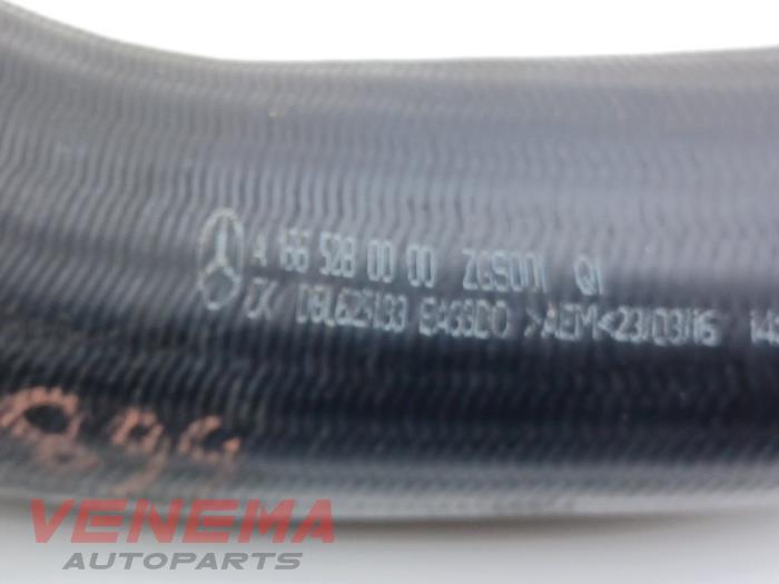 Intercooler Slang van een Mercedes-Benz GLE (W166) 350d 3.0 V6 24V BlueTEC 4-Matic 2017