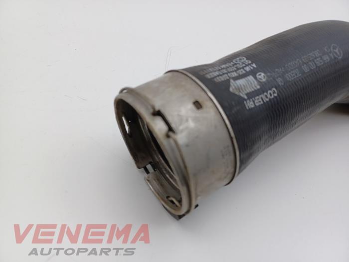 Intercooler Slang van een Mercedes-Benz GLE (W166) 350d 3.0 V6 24V BlueTEC 4-Matic 2017