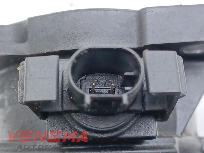 Luchthoeveelheidsmeter van een Mercedes-Benz GLE (W166) 350d 3.0 V6 24V BlueTEC 4-Matic 2017