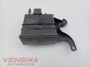 Gebruikte Koolstoffilter Mini Mini (F56) 2.0 16V Cooper S Prijs € 79,99 Margeregeling aangeboden door Venema Autoparts