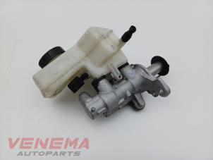 Gebruikte Hoofdremcilinder Seat Ibiza V (KJB) 1.0 12V Prijs € 14,99 Margeregeling aangeboden door Venema Autoparts