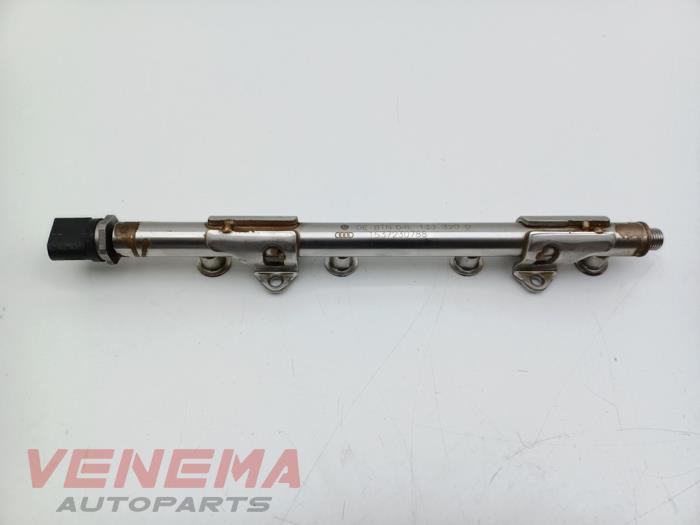 Gebruikte Injector brug Volkswagen Golf Sportsvan (AUVS) 1.2 TSI 16V BlueMOTION Prijs € 24,99 Margeregeling aangeboden door Venema Autoparts