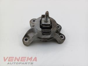 Gebruikte Versnellingsbak Steun Mini Mini (R56) 1.6 16V Cooper Prijs € 24,99 Margeregeling aangeboden door Venema Autoparts