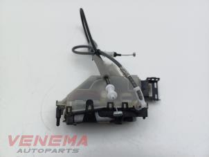 Gebruikte Deurslot Mechaniek 4Deurs rechts-achter Peugeot 3008 II (M4/MC/MJ/MR) 1.2 12V e-THP PureTech 130 Prijs € 49,99 Margeregeling aangeboden door Venema Autoparts