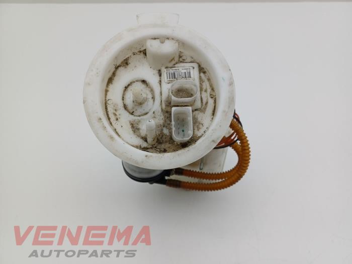 Gebruikte Tank element Pomp BMW 1 serie (F21) 120i 2.0 16V Prijs € 39,99 Margeregeling aangeboden door Venema Autoparts