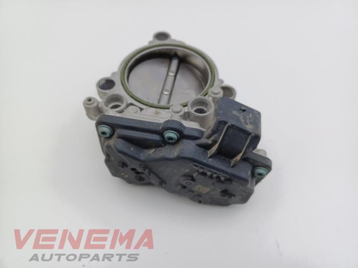 Gebruikte Gasklephuis BMW 1 serie (F21) 120i 2.0 16V Prijs € 29,99 Margeregeling aangeboden door Venema Autoparts
