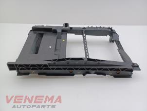 Gebruikte Frontpaneel Peugeot 208 II (UB/UH/UP) 1.2 Vti 12V PureTech 75 Prijs € 99,99 Margeregeling aangeboden door Venema Autoparts