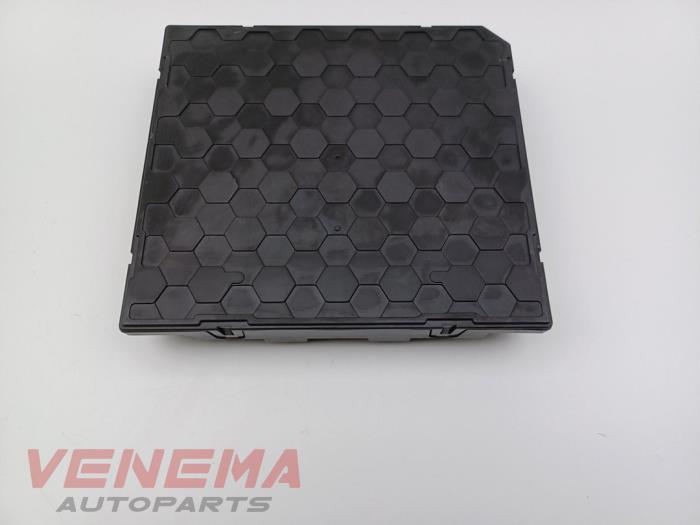 Gebruikte Module Bodycontrol Volkswagen Golf VIII (CD1) 1.0 eTSI 12V Prijs € 144,99 Margeregeling aangeboden door Venema Autoparts