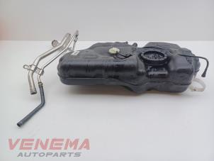 Gebruikte Tank Ford Fiesta 7 1.0 EcoBoost 12V 100 Prijs € 49,99 Margeregeling aangeboden door Venema Autoparts