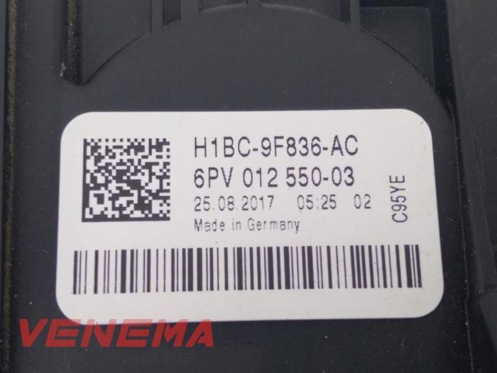 Gaspedaal van een Ford Fiesta 7 1.0 EcoBoost 12V 100 2018