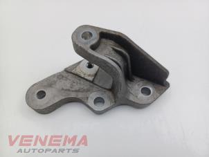 Gebruikte Motorsteun Ford Fiesta 7 1.0 EcoBoost 12V 100 Prijs € 14,99 Margeregeling aangeboden door Venema Autoparts