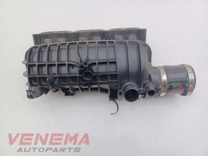 Gebruikte Spruitstuk Inlaat Ford Focus 3 Wagon 1.0 Ti-VCT EcoBoost 12V 125 Prijs € 49,99 Margeregeling aangeboden door Venema Autoparts