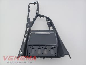 Gebruikte Bekerhouder BMW 1 serie (F21) 120i 2.0 16V Prijs € 79,99 Margeregeling aangeboden door Venema Autoparts