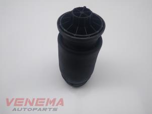 Gebruikte Luchtbalg Mercedes GLE (W166) 350d 3.0 V6 24V BlueTEC 4-Matic Prijs € 89,99 Margeregeling aangeboden door Venema Autoparts