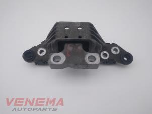 Gebruikte Motorsteun Opel Astra K Sports Tourer 1.6 BiTurbo CDTI 16V Prijs € 24,99 Margeregeling aangeboden door Venema Autoparts