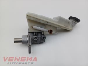 Gebruikte Hoofdremcilinder Opel Astra K Sports Tourer 1.6 BiTurbo CDTI 16V Prijs € 49,99 Margeregeling aangeboden door Venema Autoparts