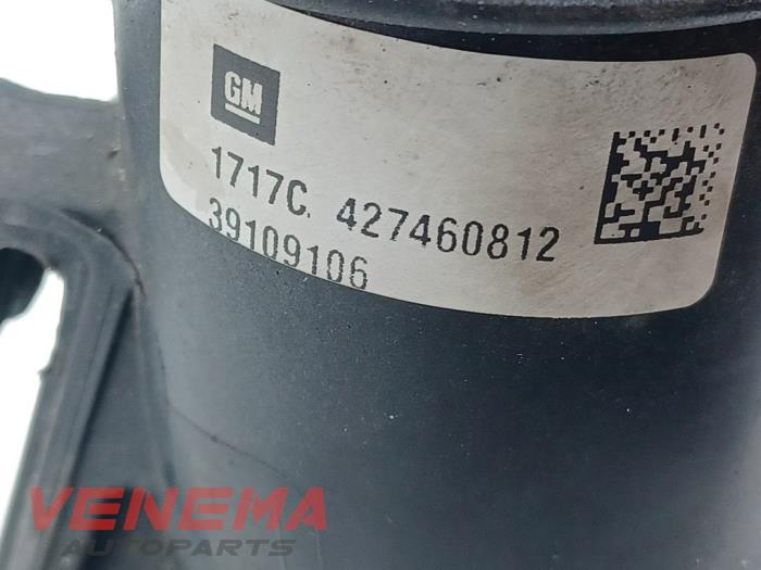 Intercooler van een Opel Astra K Sports Tourer 1.6 BiTurbo CDTI 16V 2017