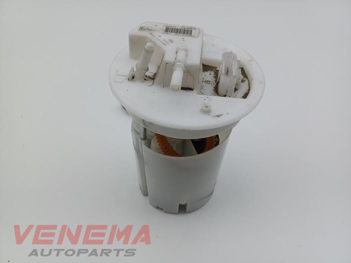 Gebruikte Tank element Pomp Ford Fiesta 7 1.0 EcoBoost 12V 100 Prijs € 39,99 Margeregeling aangeboden door Venema Autoparts