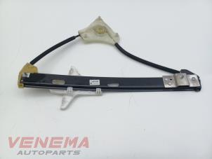 Gebruikte Ruitmechaniek 4Deurs links-achter Volkswagen T-Roc I 1.5 TSI Evo BMT 16V Prijs € 29,99 Margeregeling aangeboden door Venema Autoparts