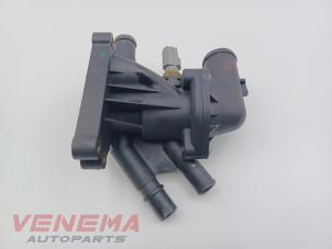 Gebruikte Thermostaathuis Ford Fiesta 6 (JA8) 1.0 EcoBoost 12V 100 Prijs € 24,99 Margeregeling aangeboden door Venema Autoparts
