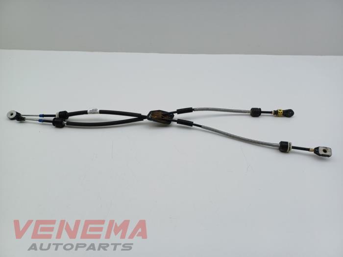 Gebruikte Schakelkabel Versnellingsbak Ford Fiesta 7 1.0 EcoBoost 12V 100 Prijs € 149,99 Margeregeling aangeboden door Venema Autoparts