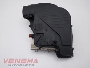 Gebruikte Luchtfilterhuis BMW 5 serie (F10) 550i V8 32V TwinPower Turbo Prijs € 74,99 Margeregeling aangeboden door Venema Autoparts