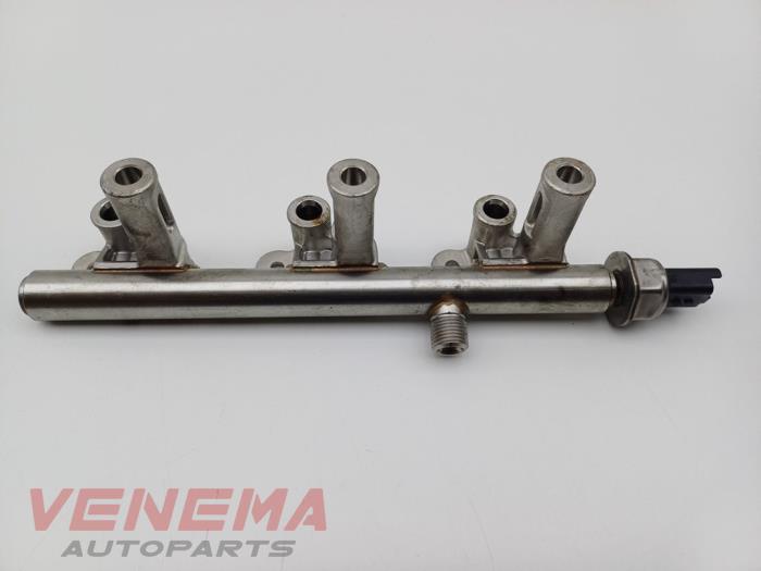 Gebruikte Common rail (Injectie) Peugeot 208 I (CA/CC/CK/CL) 1.2 12V e-THP PureTech 110 Prijs € 36,29 Inclusief btw aangeboden door Venema Autoparts