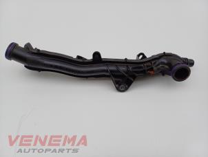 Gebruikte Waterpijp Peugeot 208 I (CA/CC/CK/CL) 1.2 12V e-THP PureTech 110 Prijs € 9,99 Margeregeling aangeboden door Venema Autoparts