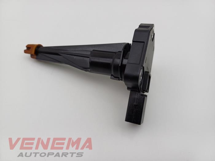 Gebruikte Oliepeil sensor BMW 4 serie Gran Coupe (F36) 420i 2.0 TwinPower Turbo 16V Prijs € 79,99 Margeregeling aangeboden door Venema Autoparts