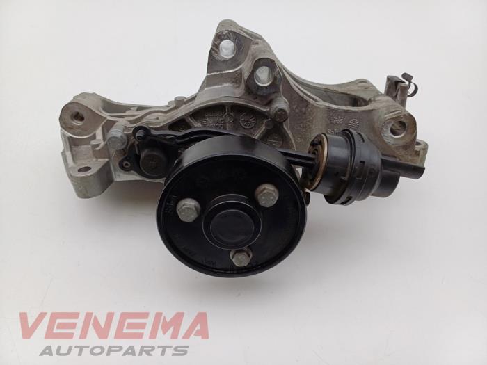 Gebruikte Waterpomp BMW 4 serie Gran Coupe (F36) 420i 2.0 TwinPower Turbo 16V Prijs € 89,99 Margeregeling aangeboden door Venema Autoparts