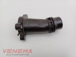 Gebruikte Waterslang aansluiting BMW 4 serie Gran Coupe (F36) 420i 2.0 TwinPower Turbo 16V Prijs € 9,99 Margeregeling aangeboden door Venema Autoparts